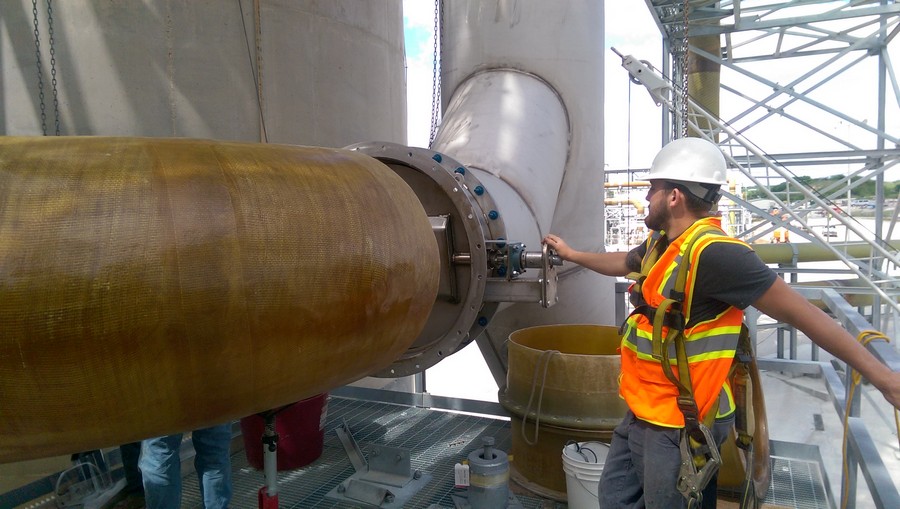 flange connection at ducting flow control valve